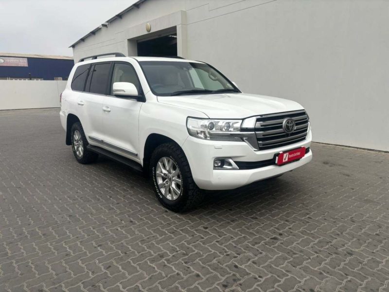 TOYOTA LAND CRUISER 200