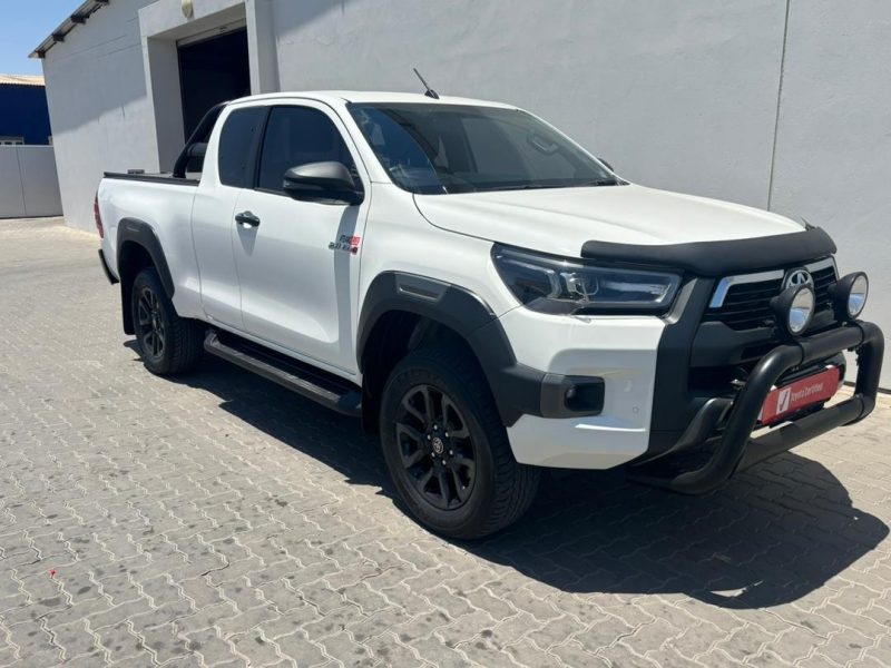 TOYOTA HILUX EXTRA CAB